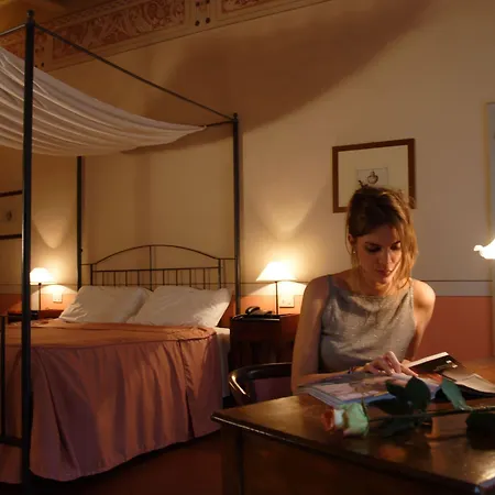 Boutique Historic L'antico Pozzo In Hotell 3*