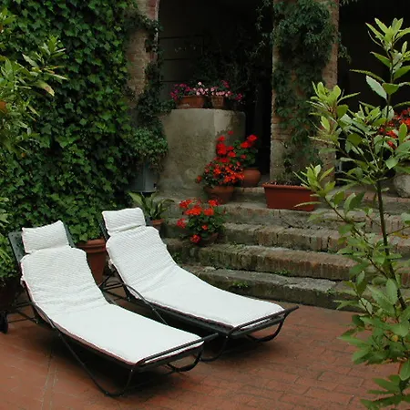 Boutique Historic L'antico Pozzo In Hotell