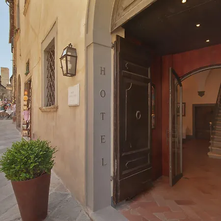 Boutique Historic L'antico Pozzo In Hotell
