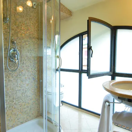 Boutique Historic L'antico Pozzo In