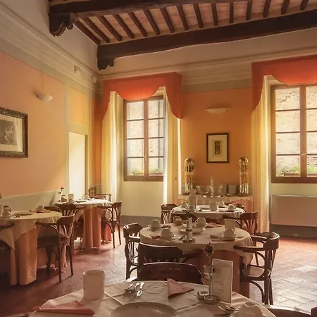 Boutique Historic L'antico Pozzo In Hotell San Gimignano